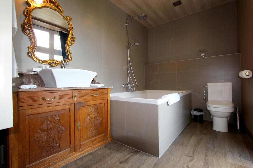 Chateau De L Aviette - Rancennes Givet Rum bild
